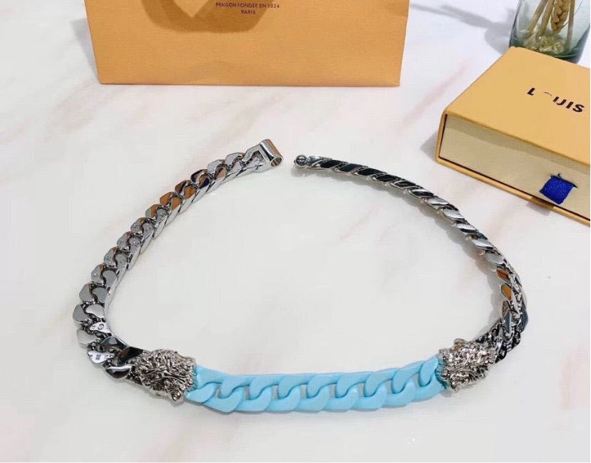 Woman LV jewelry